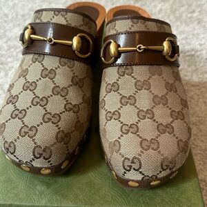 Gucci clogs